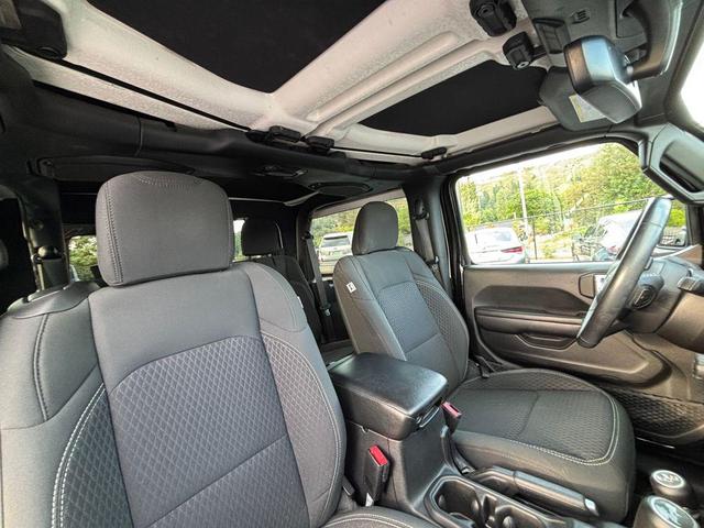 Photo of 2021 Black Clearcoat Jeep Wrangler