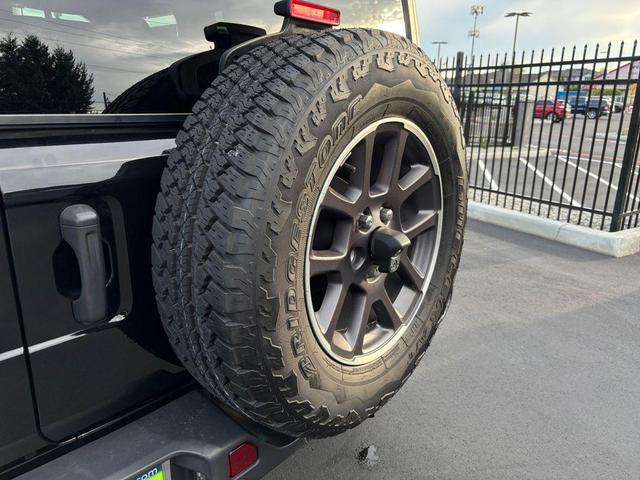 Photo of 2021 Black Clearcoat Jeep Wrangler