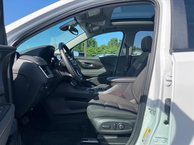Photo of 2024 Summit White GMC Terrain