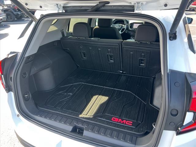 Photo of 2024 Summit White GMC Terrain
