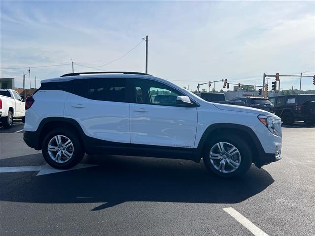 Photo of 2024 Summit White GMC Terrain