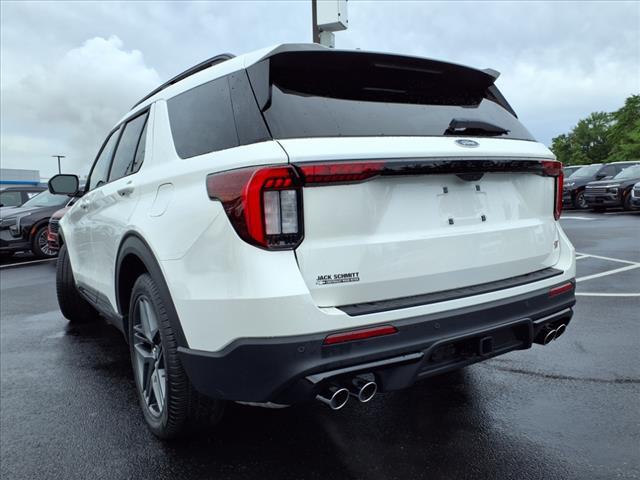Photo of 2025 Star White Metallic Tri-Coat Ford Explorer