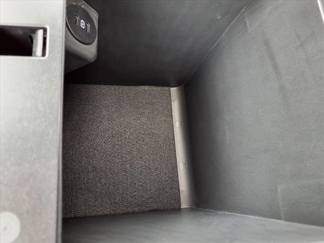Photo of 2025 Star White Metallic Tri-Coat Ford Explorer