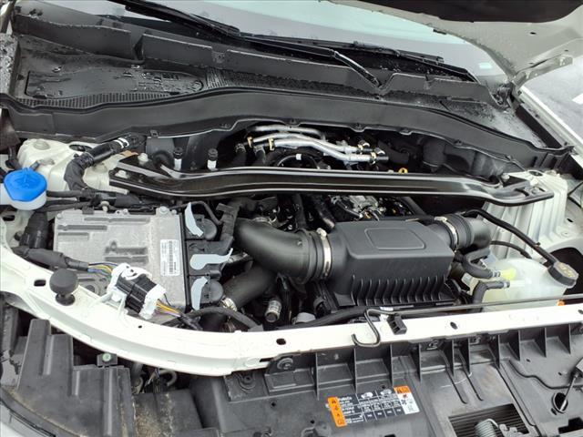 Photo of 2025 Star White Metallic Tri-Coat Ford Explorer