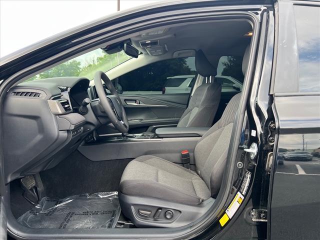 Photo of 2025 Midnight Black Metallic Toyota Camry