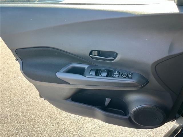 Photo of 2024 Super Black Nissan Kicks