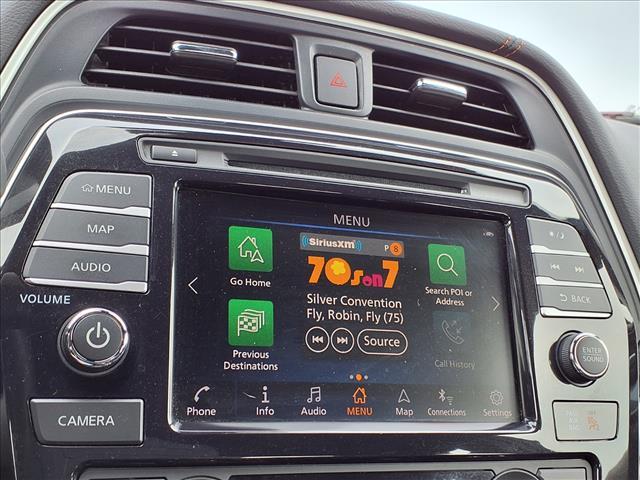 Photo of 2023 Pearl White Tricoat Nissan Maxima