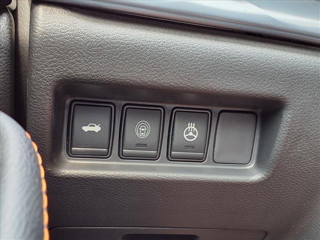 Photo of 2023 Pearl White Tricoat Nissan Maxima