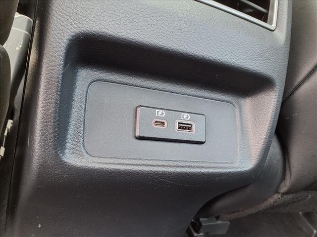 Photo of 2023 Pearl White Tricoat Nissan Maxima