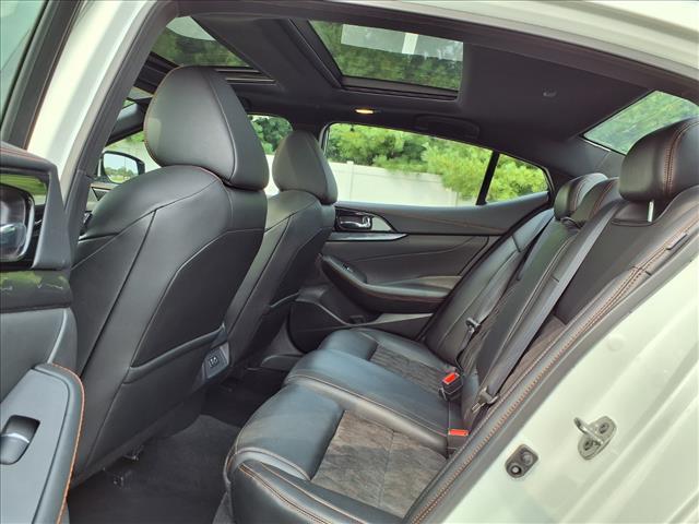Photo of 2023 Pearl White Tricoat Nissan Maxima