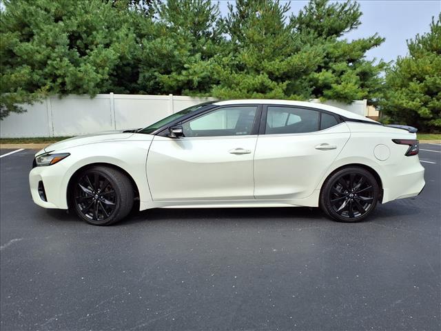 Photo of 2023 Pearl White Tricoat Nissan Maxima