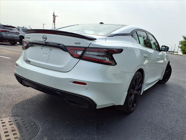 Photo of 2023 Pearl White Tricoat Nissan Maxima