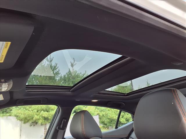 Photo of 2023 Pearl White Tricoat Nissan Maxima