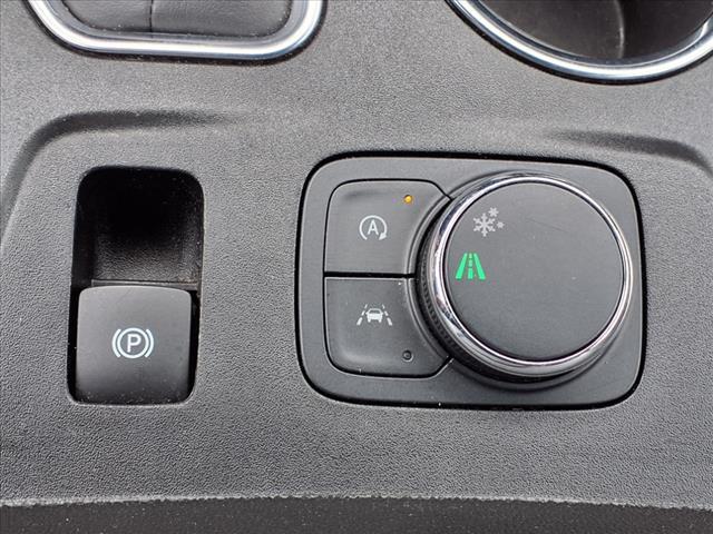 Photo of 2023 Summit White Chevrolet Traverse