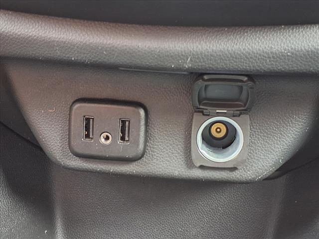 Photo of 2023 Summit White Chevrolet Traverse