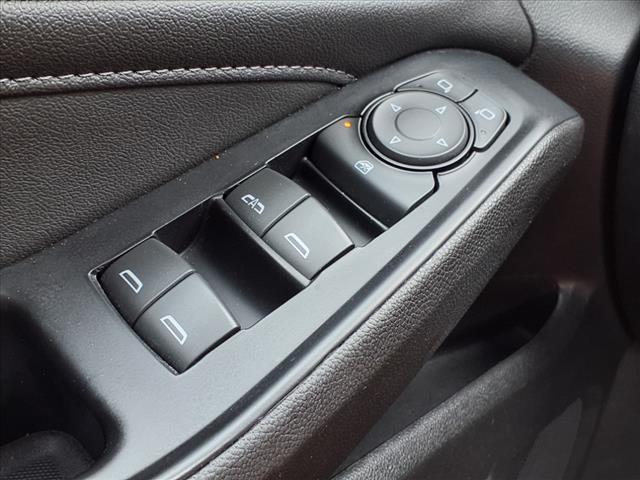 Photo of 2023 Summit White Chevrolet Traverse