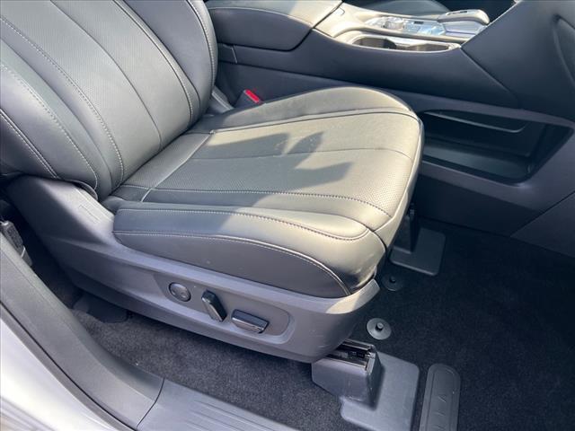 Photo of 2024 Glacier White INFINITI QX60