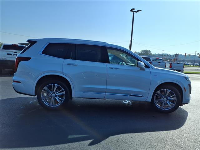 Photo of 2024 Crystal White Tricoat Cadillac XT6