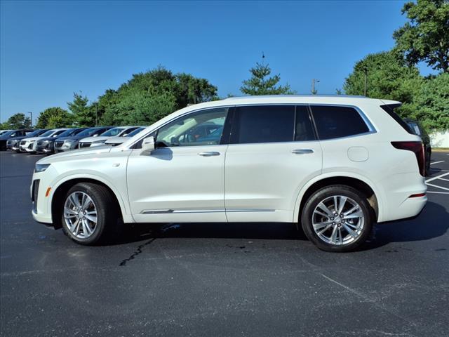 Photo of 2024 Crystal White Tricoat Cadillac XT6