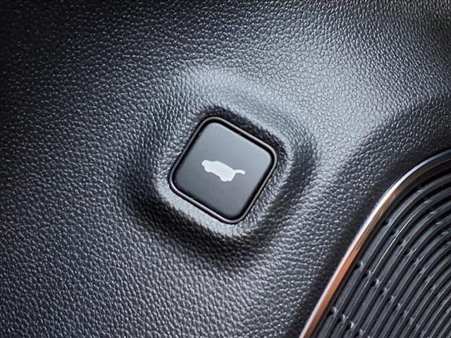 Photo of 2022 Liquid Carbon Metallic Acura MDX