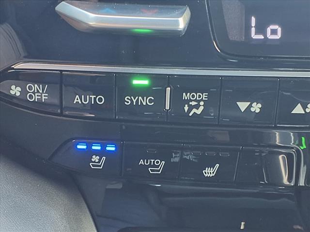 Photo of 2022 Liquid Carbon Metallic Acura MDX