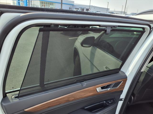 Photo of 2025 Pure White Volkswagen Atlas