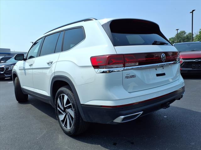 Photo of 2025 Pure White Volkswagen Atlas