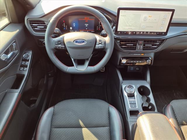Photo of 2023 Star White Metallic Tri-Coat Ford Escape