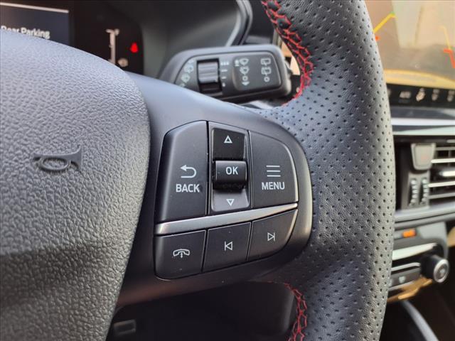 Photo of 2023 Star White Metallic Tri-Coat Ford Escape