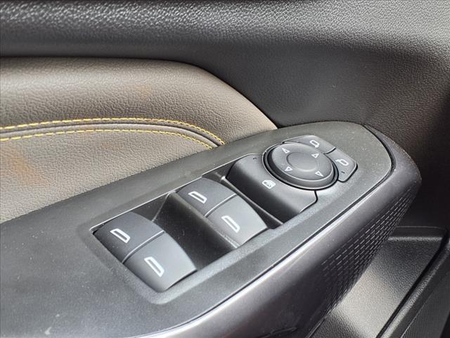 Photo of 2025 Summit White Chevrolet Trax
