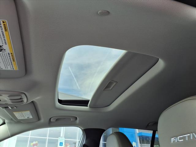 Photo of 2025 Summit White Chevrolet Trax