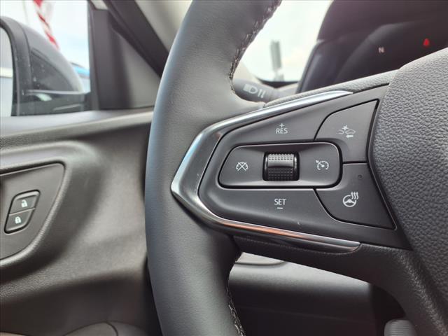 Photo of 2025 Summit White Chevrolet Trax