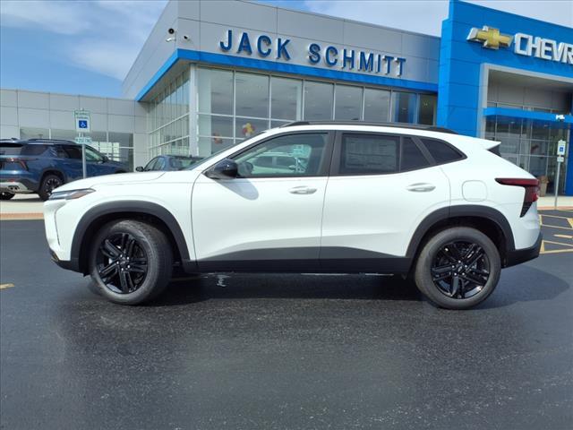 Photo of 2025 Summit White Chevrolet Trax