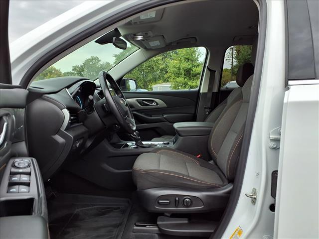 Photo of 2021 Summit White Chevrolet Traverse