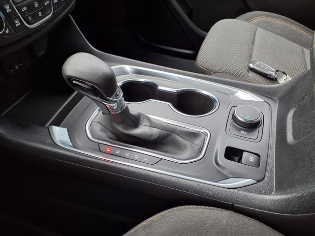 Photo of 2021 Summit White Chevrolet Traverse