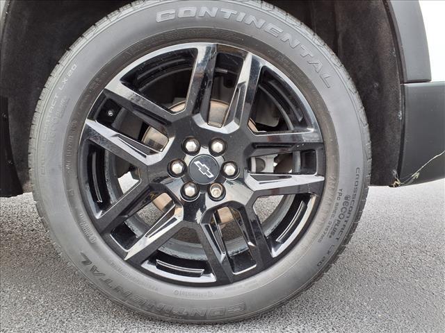 Photo of 2021 Summit White Chevrolet Traverse