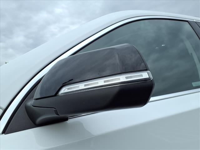 Photo of 2021 Summit White Chevrolet Traverse