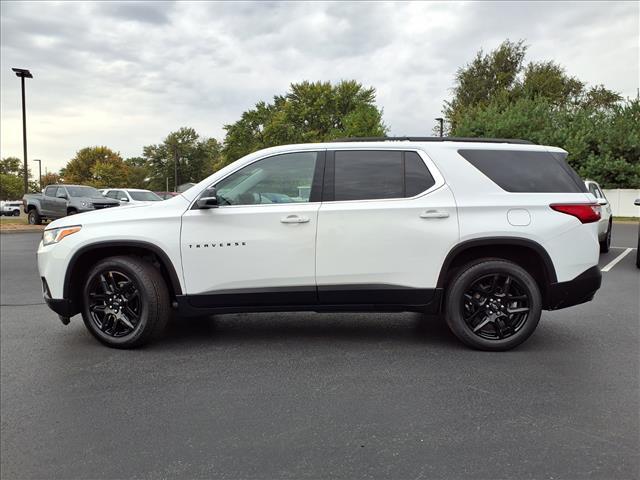Photo of 2021 Summit White Chevrolet Traverse