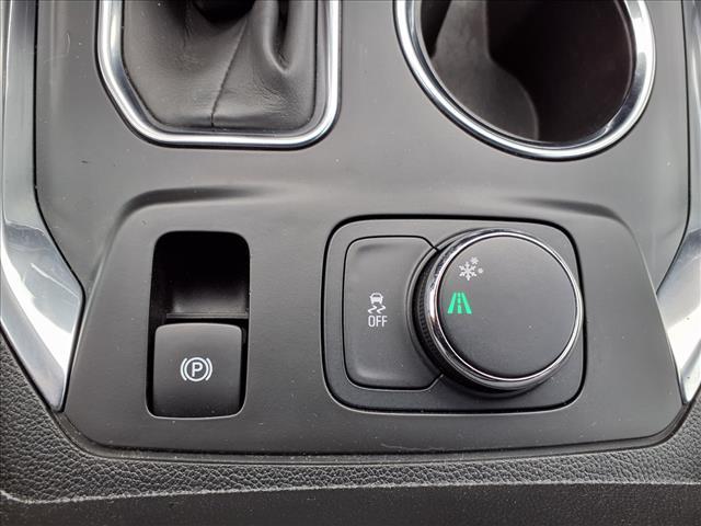 Photo of 2021 Summit White Chevrolet Traverse