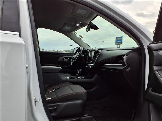 Photo of 2021 Summit White Chevrolet Traverse