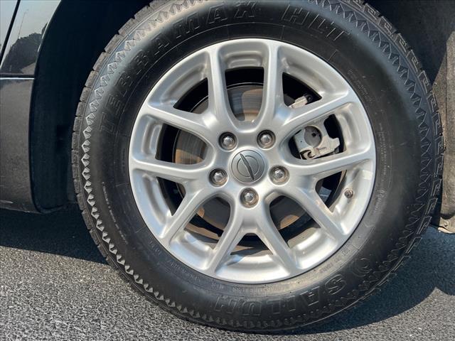Photo of 2023 Brilliant Black Crystal Pearlcoat Chrysler Voyager
