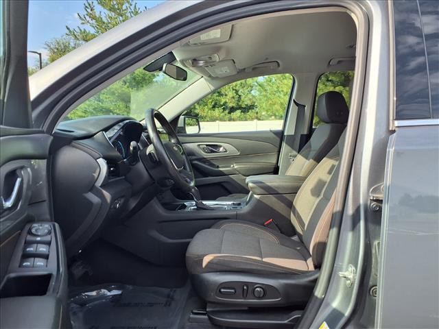 Photo of 2020 Satin Steel Metallic Chevrolet Traverse