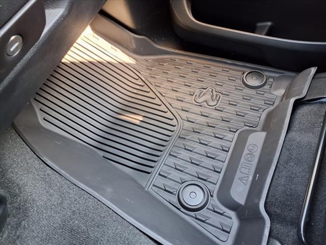 Photo of 2023 Bright White Clearcoat RAM 1500