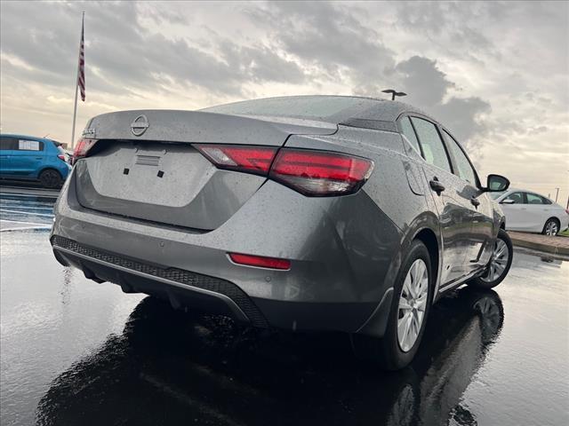 Photo of 2024 Gun Metallic Nissan Sentra