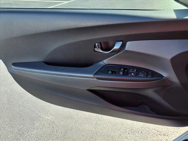 Photo of 2020 Chalk White Hyundai Veloster