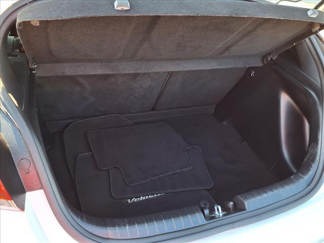 Photo of 2020 Chalk White Hyundai Veloster