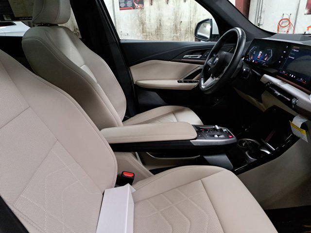 Photo of 2025 Alpine White BMW X1