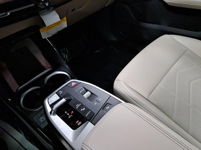 Photo of 2025 Alpine White BMW X1