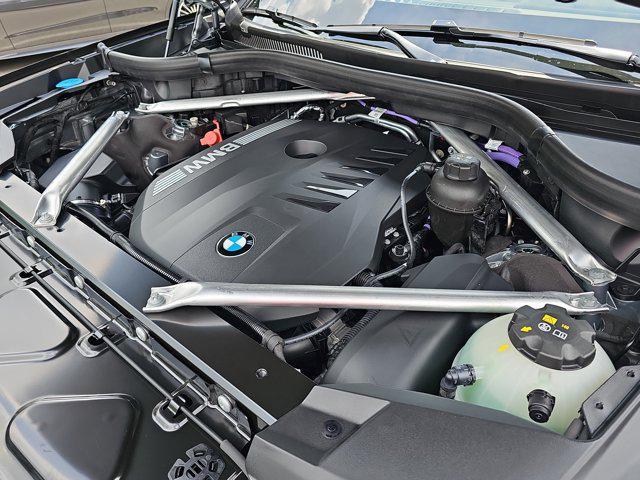 Photo of 2026 Skyscraper Grey Metallic BMW X7