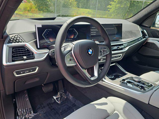 Photo of 2026 Skyscraper Grey Metallic BMW X7